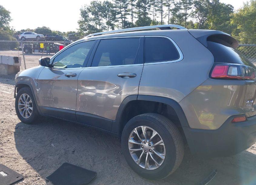 Photo 15 of 2019 Jeep Cherokee LATITUDE PLUS 4X4 (VIN 1C4PJMLB3KD254863)