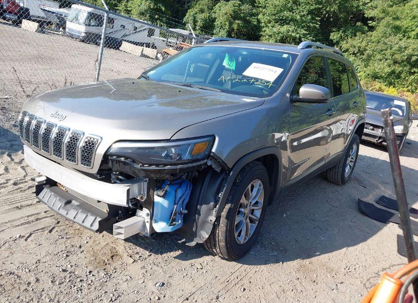 Photo 2 of 2019 Jeep Cherokee LATITUDE PLUS 4X4 (VIN 1C4PJMLB3KD254863)