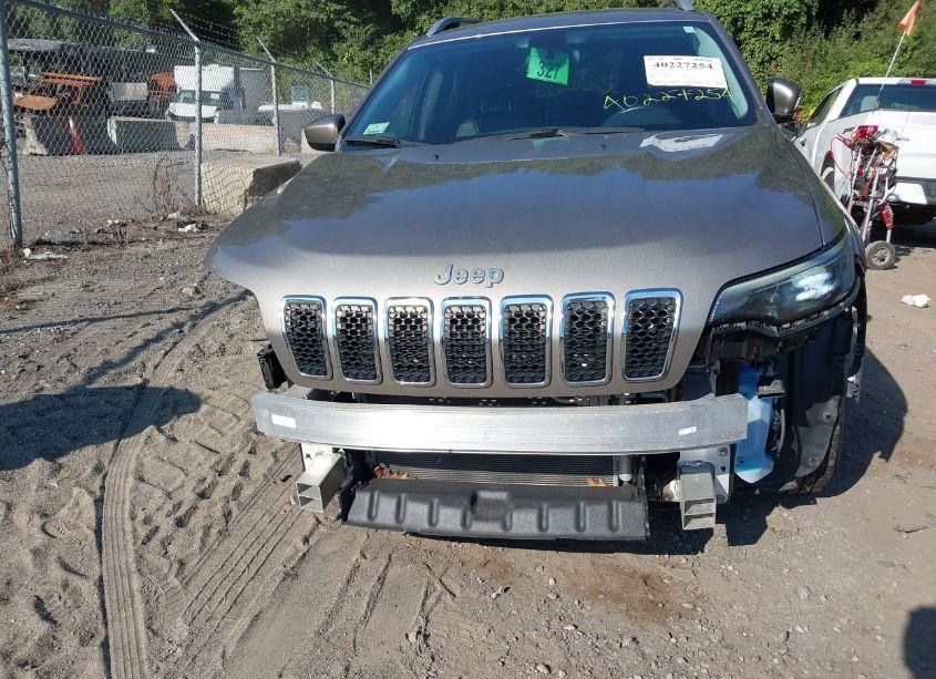 Photo 6 of 2019 Jeep Cherokee LATITUDE PLUS 4X4 (VIN 1C4PJMLB3KD254863)