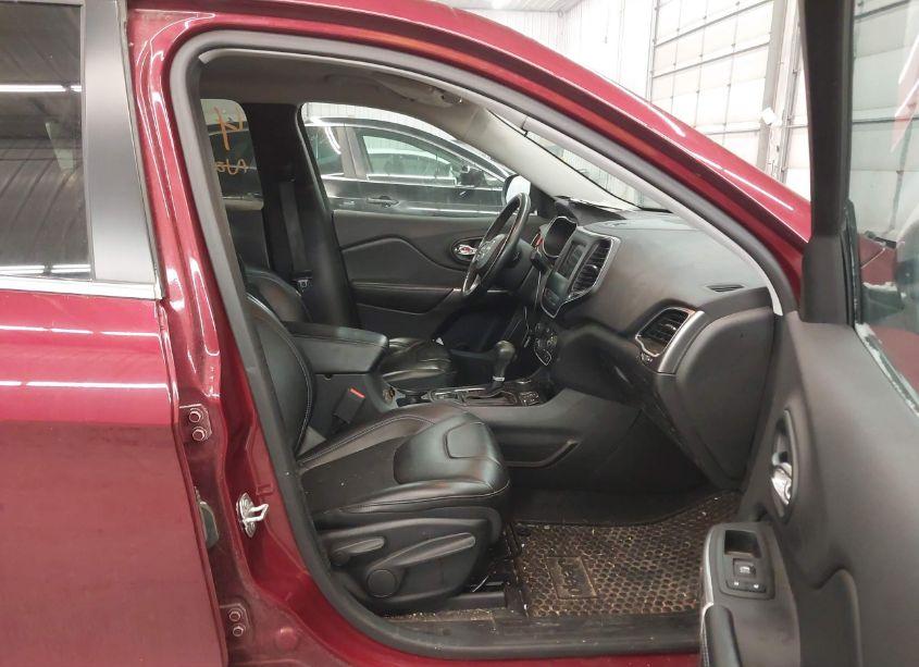 Photo 5 of 2019 Jeep Cherokee LATITUDE PLUS 4X4 (VIN 1C4PJMLB3KD337256)