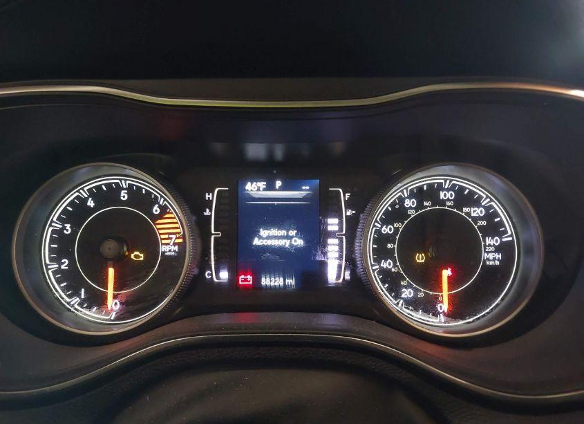 Photo 7 of 2019 Jeep Cherokee LATITUDE PLUS 4X4 (VIN 1C4PJMLB3KD337256)