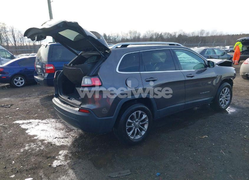 Photo 4 of 2019 Jeep Cherokee LATITUDE PLUS 4X4 (VIN 1C4PJMLB3KD369141)