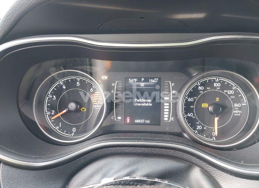 Photo 7 of 2019 Jeep Cherokee LATITUDE PLUS 4X4 (VIN 1C4PJMLB3KD369141)