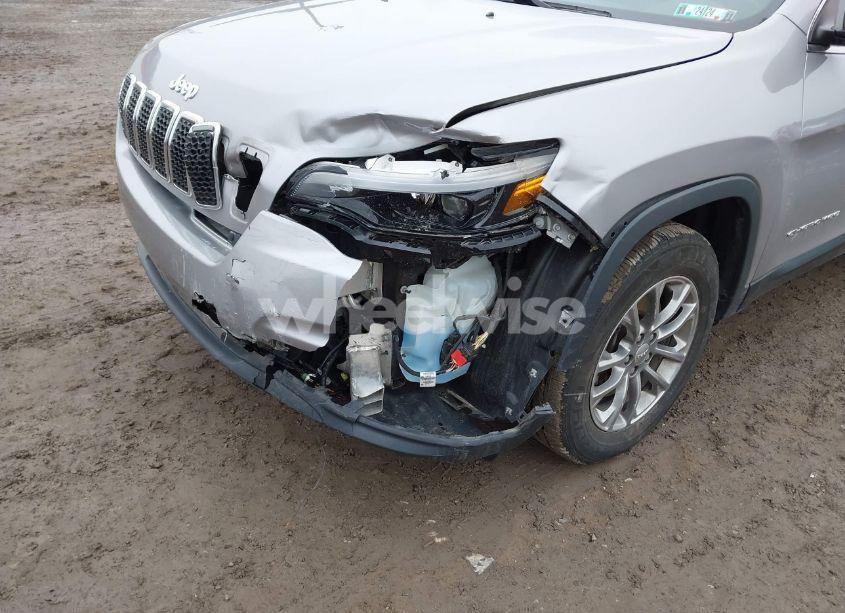 Photo 6 of 2019 Jeep Cherokee LATITUDE PLUS 4X4 (VIN 1C4PJMLB3KD391611)