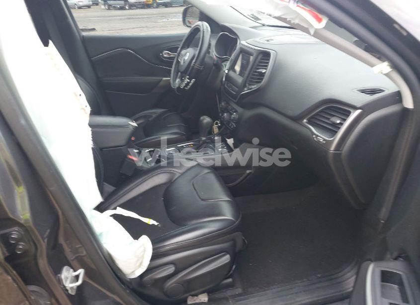 Photo 5 of 2020 Jeep Cherokee LATITUDE PLUS 4X4 (VIN 1C4PJMLB3LD626736)