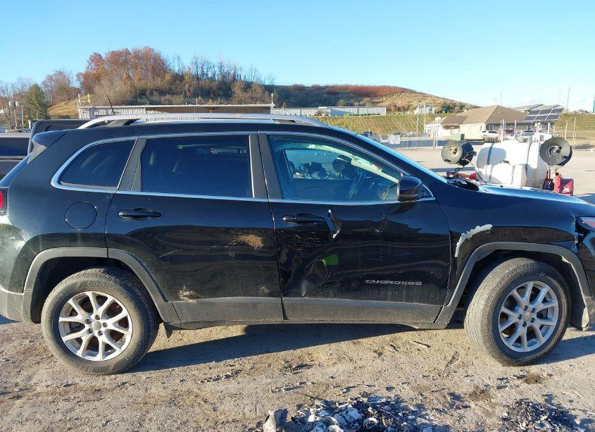 Photo 13 of 2018 Jeep Cherokee LATITUDE PLUS 4X4 (VIN 1C4PJMLB4JD507459)