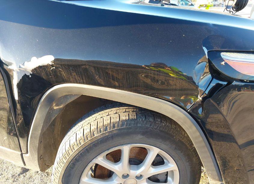 Photo 17 of 2018 Jeep Cherokee LATITUDE PLUS 4X4 (VIN 1C4PJMLB4JD507459)