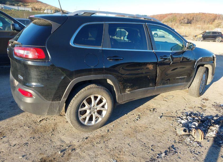 Photo 4 of 2018 Jeep Cherokee LATITUDE PLUS 4X4 (VIN 1C4PJMLB4JD507459)