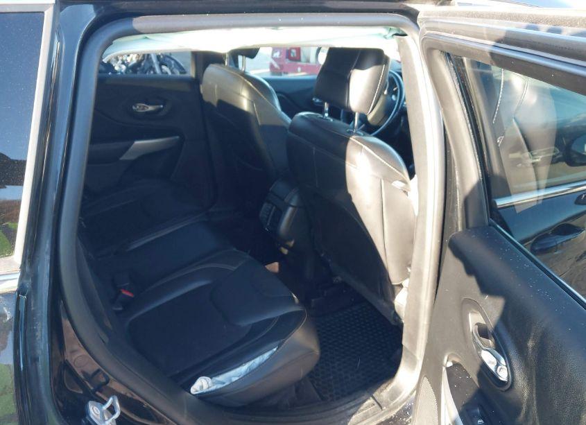 Photo 8 of 2018 Jeep Cherokee LATITUDE PLUS 4X4 (VIN 1C4PJMLB4JD507459)