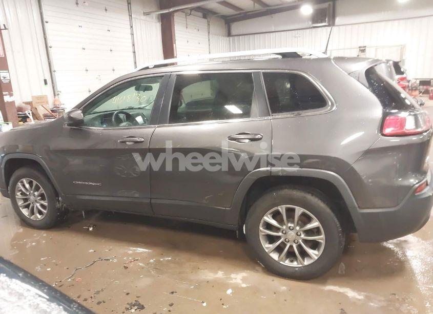 Photo 14 of 2019 Jeep Cherokee LATITUDE PLUS 4X4 (VIN 1C4PJMLB4KD307179)