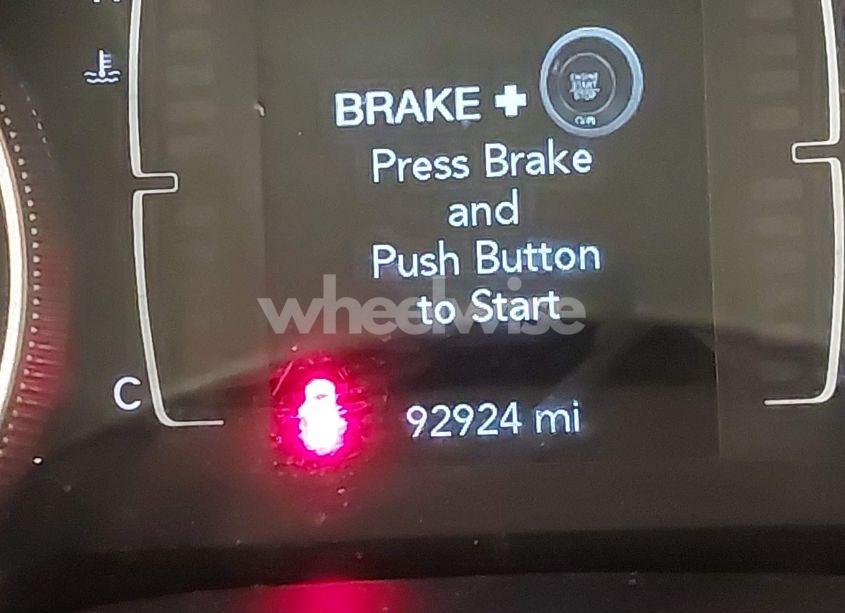 Photo 15 of 2019 Jeep Cherokee LATITUDE PLUS 4X4 (VIN 1C4PJMLB4KD307179)