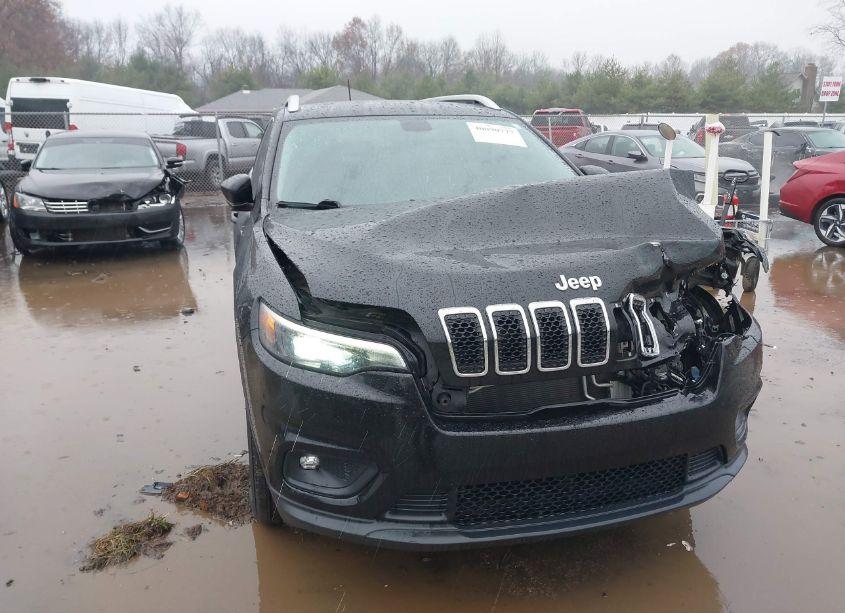 2019 Jeep Cherokee LATITUDE PLUS 4X4 (VIN 1C4PJMLB4KD363090) main photo