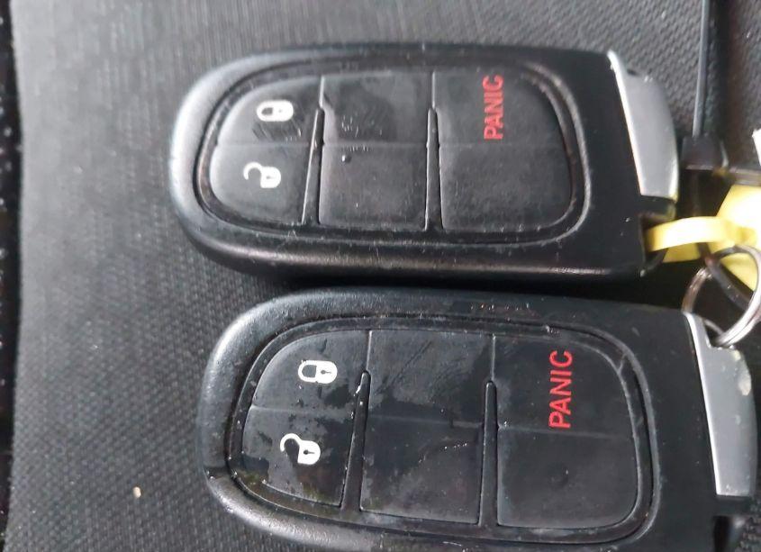 Photo 11 of 2019 Jeep Cherokee LATITUDE PLUS 4X4 (VIN 1C4PJMLB4KD363090)