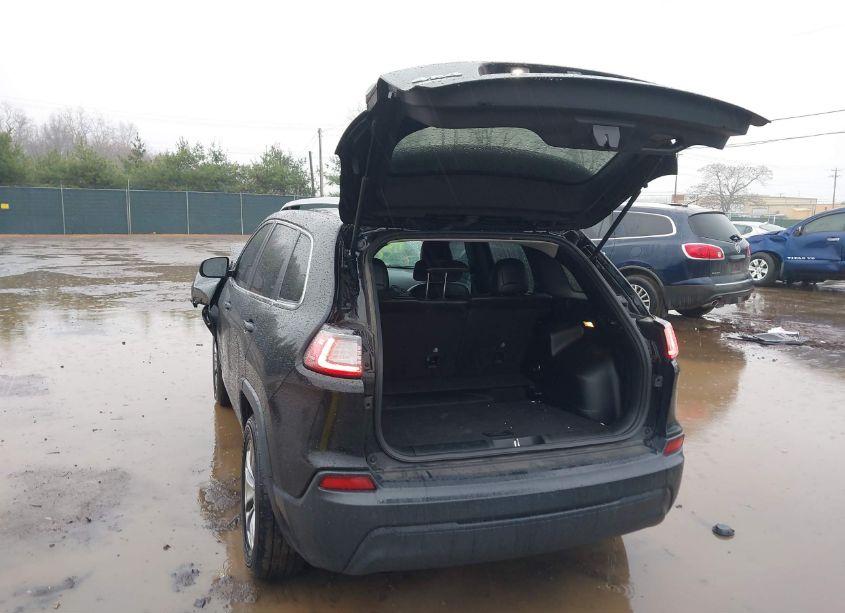 Photo 3 of 2019 Jeep Cherokee LATITUDE PLUS 4X4 (VIN 1C4PJMLB4KD363090)