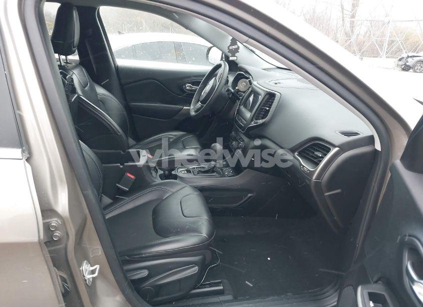 Photo 5 of 2020 Jeep Cherokee LATITUDE PLUS 4X4 (VIN 1C4PJMLB4LD548967)