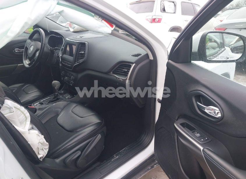 Photo 5 of 2020 Jeep Cherokee LATITUDE PLUS 4X4 (VIN 1C4PJMLB4LD590782)