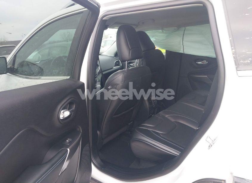 Photo 8 of 2020 Jeep Cherokee LATITUDE PLUS 4X4 (VIN 1C4PJMLB4LD590782)