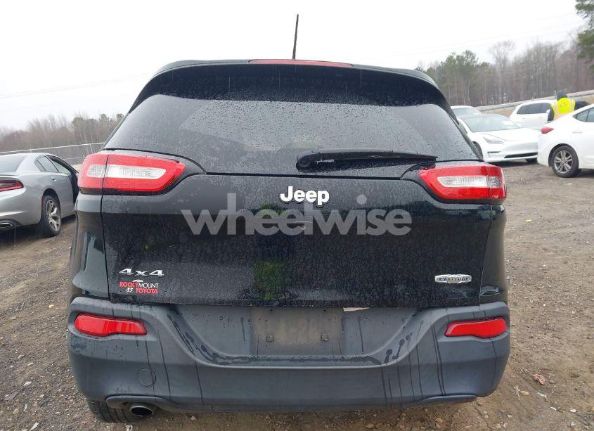Photo 16 of 2018 Jeep Cherokee LATITUDE PLUS 4X4 (VIN 1C4PJMLB5JD507888)