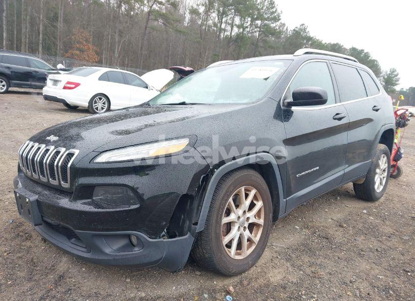 Photo 2 of 2018 Jeep Cherokee LATITUDE PLUS 4X4 (VIN 1C4PJMLB5JD507888)