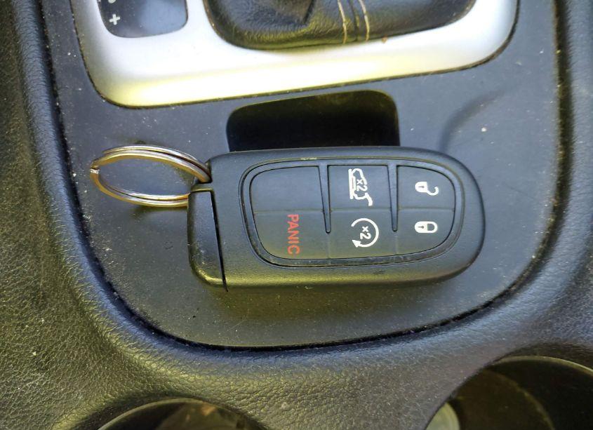 Photo 11 of 2018 Jeep Cherokee LATITUDE PLUS 4X4 (VIN 1C4PJMLB5JD522553)