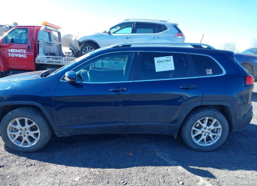 Photo 14 of 2018 Jeep Cherokee LATITUDE PLUS 4X4 (VIN 1C4PJMLB5JD522553)