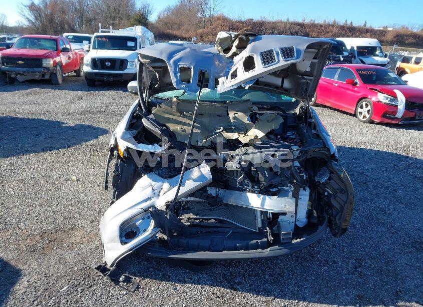 Photo 12 of 2019 Jeep Cherokee LATITUDE PLUS 4X4 (VIN 1C4PJMLB5KD174738)