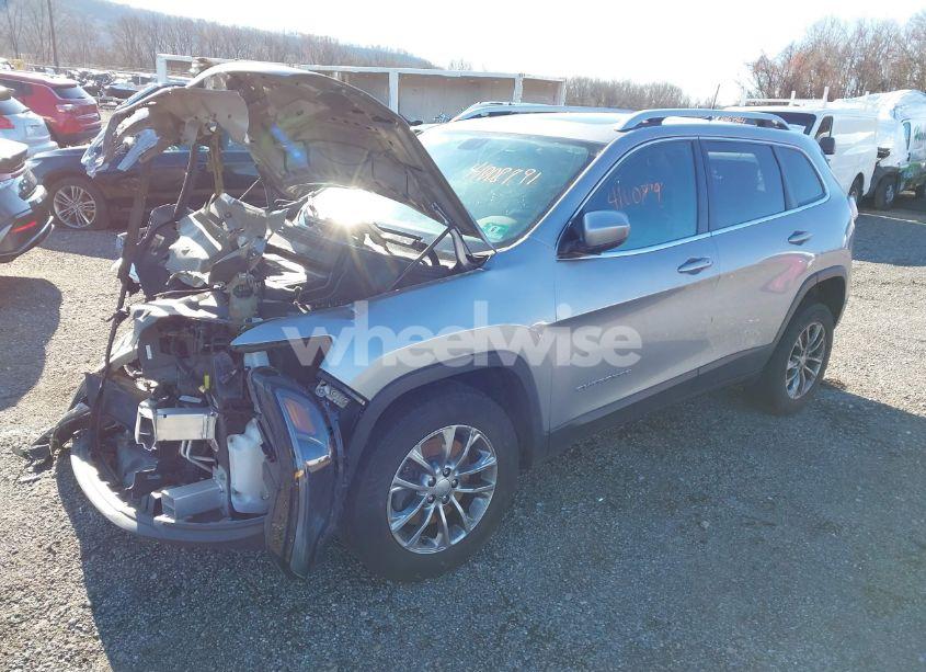 Photo 2 of 2019 Jeep Cherokee LATITUDE PLUS 4X4 (VIN 1C4PJMLB5KD174738)