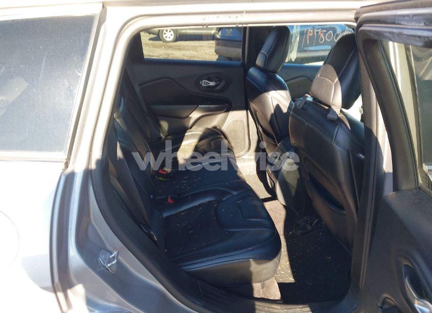 Photo 8 of 2019 Jeep Cherokee LATITUDE PLUS 4X4 (VIN 1C4PJMLB5KD174738)