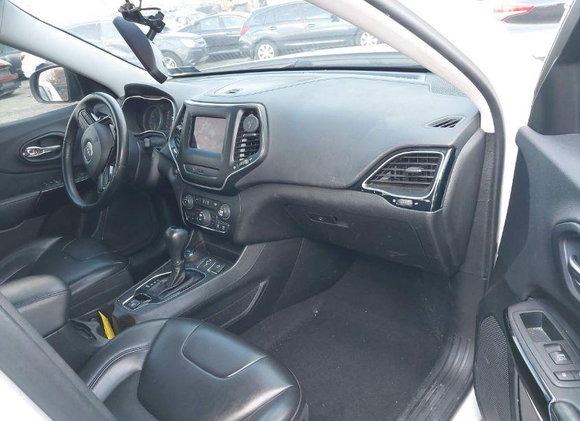 Photo 5 of 2019 Jeep Cherokee ALTITUDE 4X4 (VIN 1C4PJMLB5KD292174)