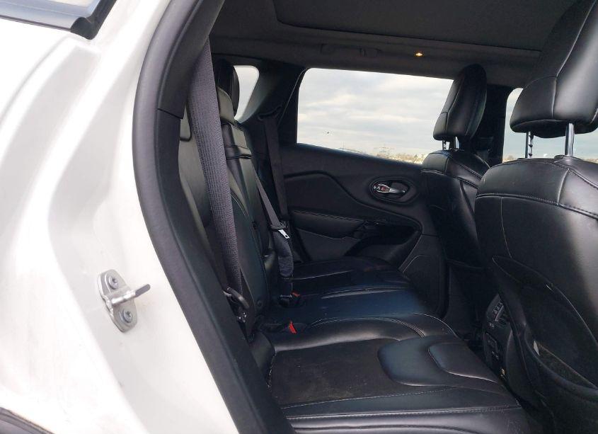 Photo 8 of 2019 Jeep Cherokee ALTITUDE 4X4 (VIN 1C4PJMLB5KD292174)