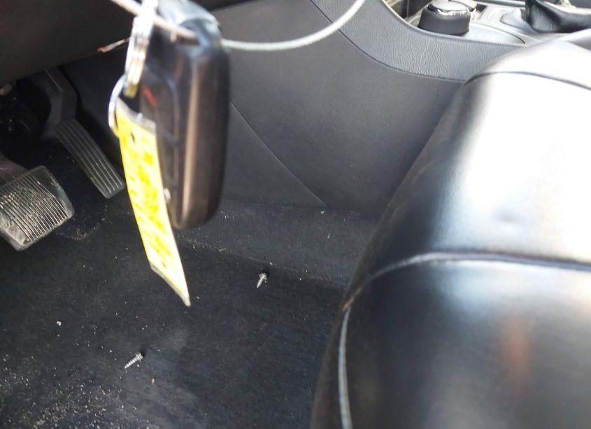 Photo 11 of 2019 Jeep Cherokee LATITUDE PLUS 4X4 (VIN 1C4PJMLB5KD393747)