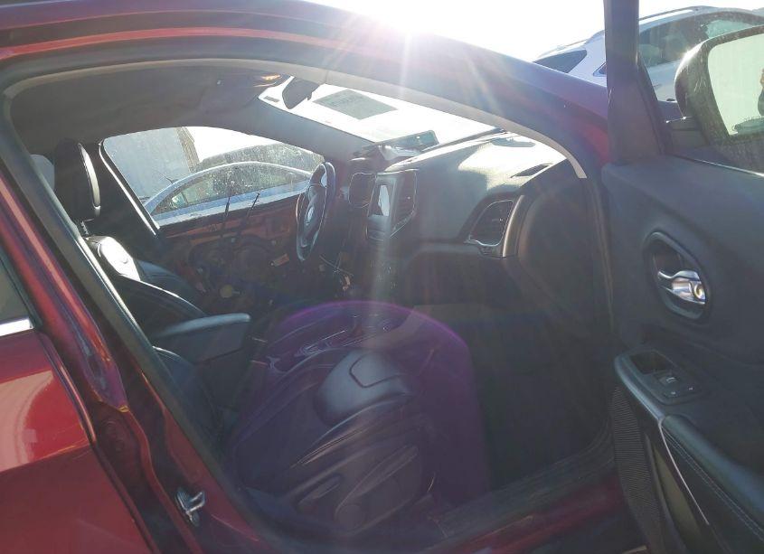 Photo 5 of 2019 Jeep Cherokee LATITUDE PLUS 4X4 (VIN 1C4PJMLB5KD393747)