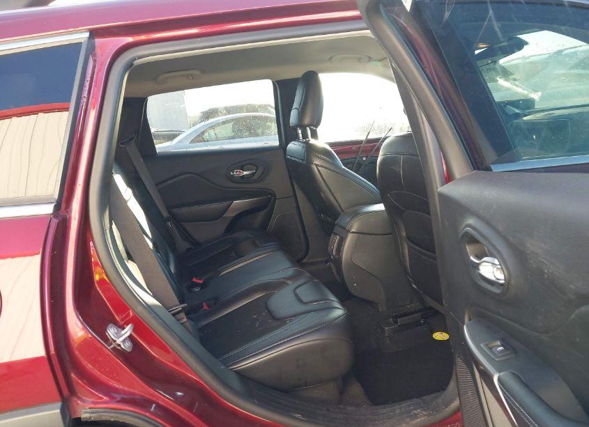 Photo 8 of 2019 Jeep Cherokee LATITUDE PLUS 4X4 (VIN 1C4PJMLB5KD393747)