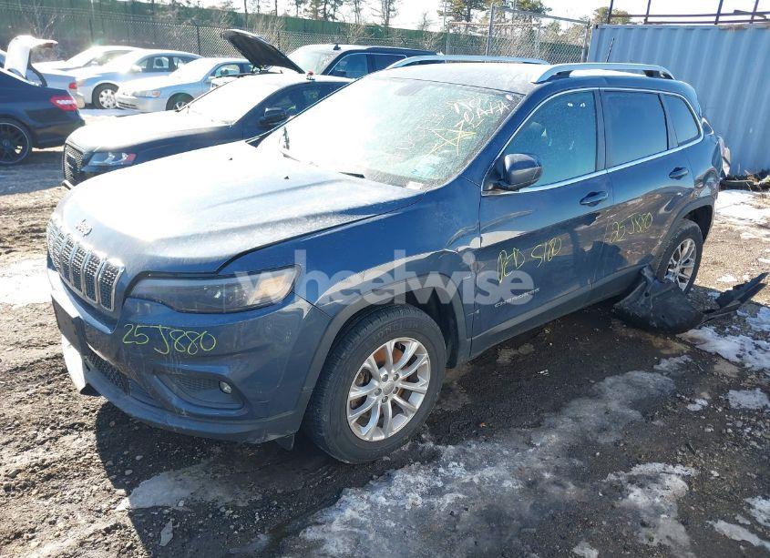 Photo 2 of 2019 Jeep Cherokee LATITUDE PLUS 4X4 (VIN 1C4PJMLB5KD431624)