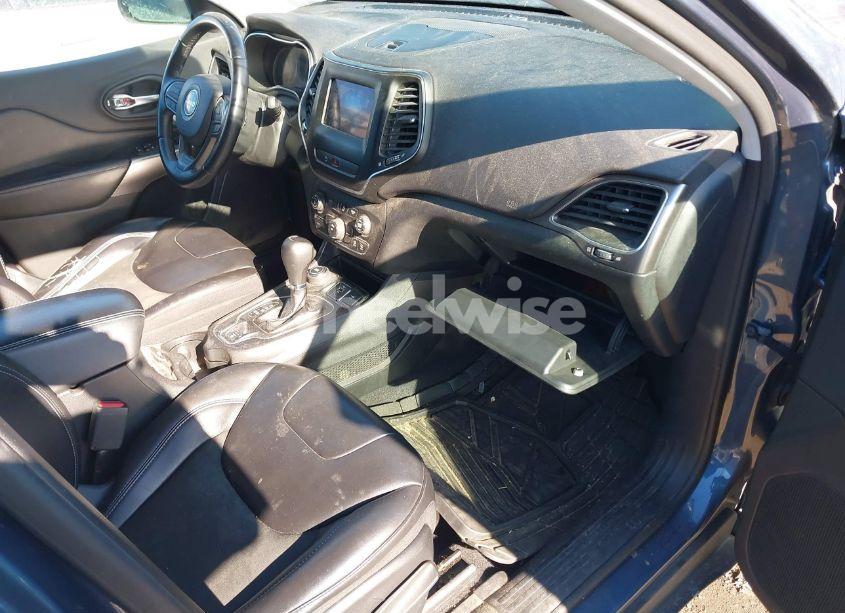 Photo 5 of 2019 Jeep Cherokee LATITUDE PLUS 4X4 (VIN 1C4PJMLB5KD431624)