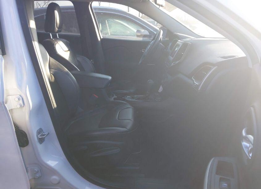 Photo 5 of 2020 Jeep Cherokee LATITUDE PLUS 4X4 (VIN 1C4PJMLB5LD546984)