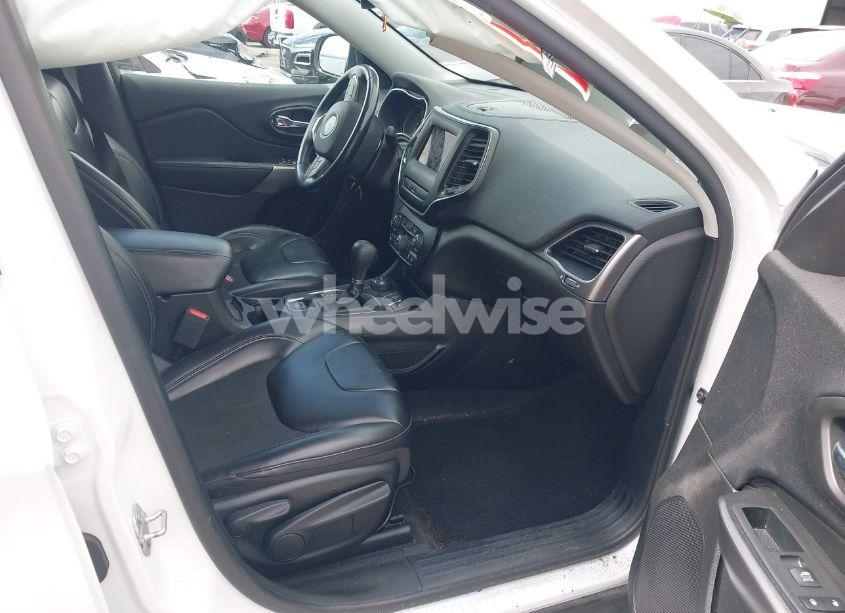 Photo 5 of 2020 Jeep Cherokee LATITUDE PLUS 4X4 (VIN 1C4PJMLB5LD551263)