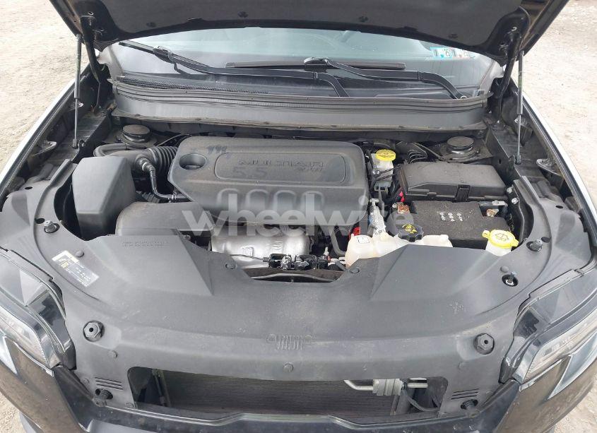 Photo 10 of 2020 Jeep Cherokee LATITUDE PLUS 4X4 (VIN 1C4PJMLB5LD580441)