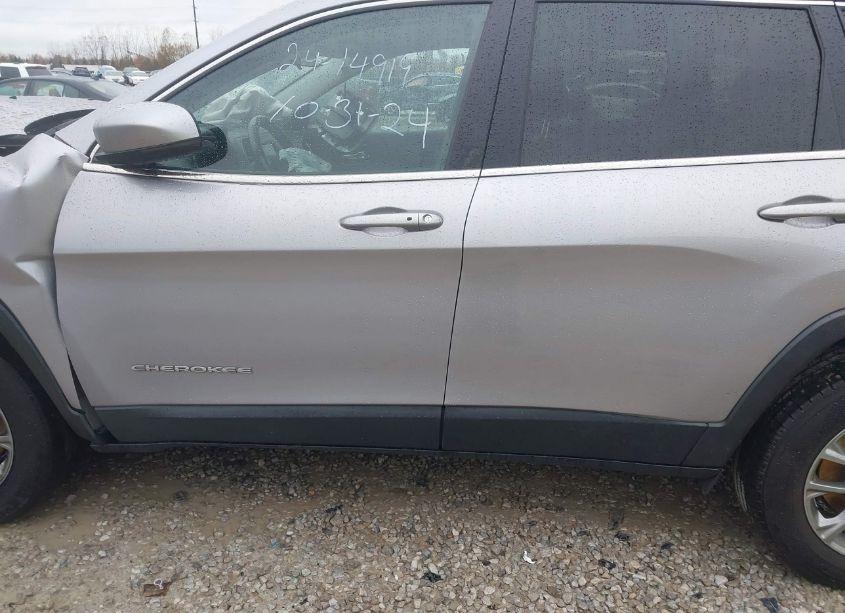 Photo 14 of 2020 Jeep Cherokee LATITUDE PLUS 4X4 (VIN 1C4PJMLB5LD593982)