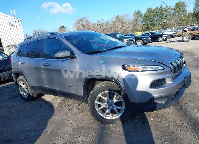 Photo 13 of 2018 Jeep Cherokee LATITUDE PLUS 4X4 (VIN 1C4PJMLB6JD526661)