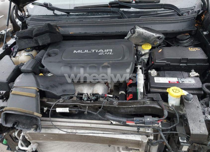 Photo 10 of 2018 Jeep Cherokee LATITUDE PLUS 4X4 (VIN 1C4PJMLB6JD534615)