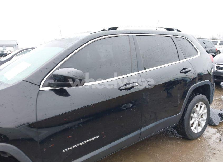 Photo 15 of 2018 Jeep Cherokee LATITUDE PLUS 4X4 (VIN 1C4PJMLB6JD534615)