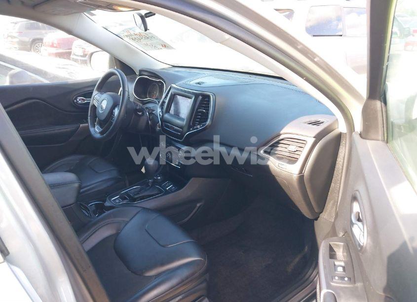 Photo 5 of 2019 Jeep Cherokee LATITUDE PLUS 4X4 (VIN 1C4PJMLB6KD130473)