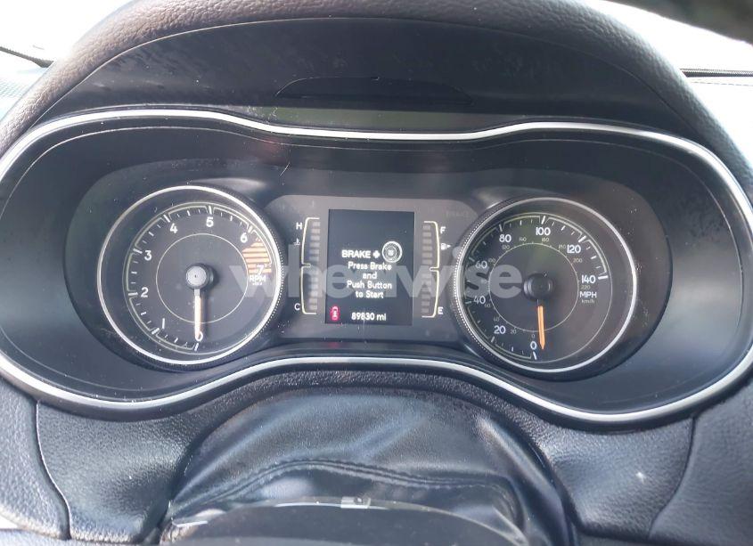 Photo 7 of 2019 Jeep Cherokee LATITUDE PLUS 4X4 (VIN 1C4PJMLB6KD130473)