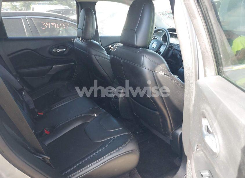 Photo 8 of 2019 Jeep Cherokee LATITUDE PLUS 4X4 (VIN 1C4PJMLB6KD130473)