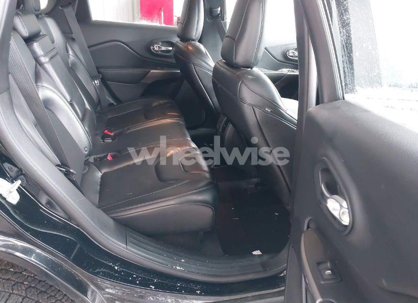 Photo 8 of 2019 Jeep Cherokee LATITUDE PLUS 4X4 (VIN 1C4PJMLB6KD252346)