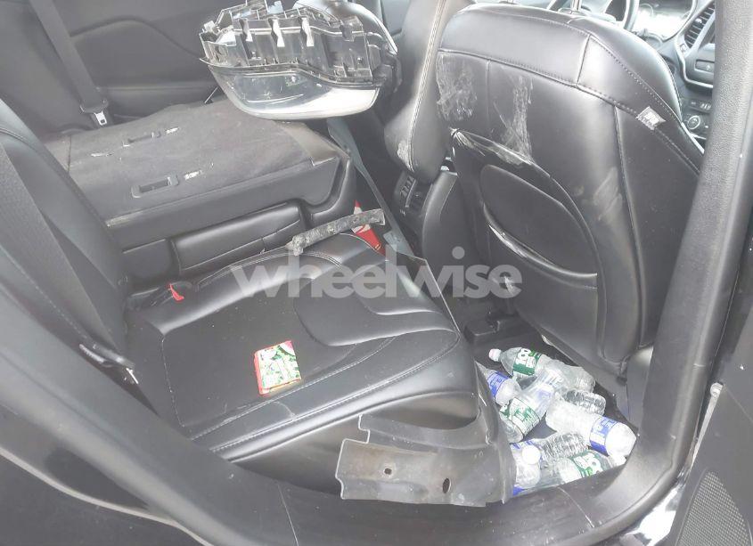 Photo 8 of 2019 Jeep Cherokee ALTITUDE 4X4 (VIN 1C4PJMLB6KD292961)