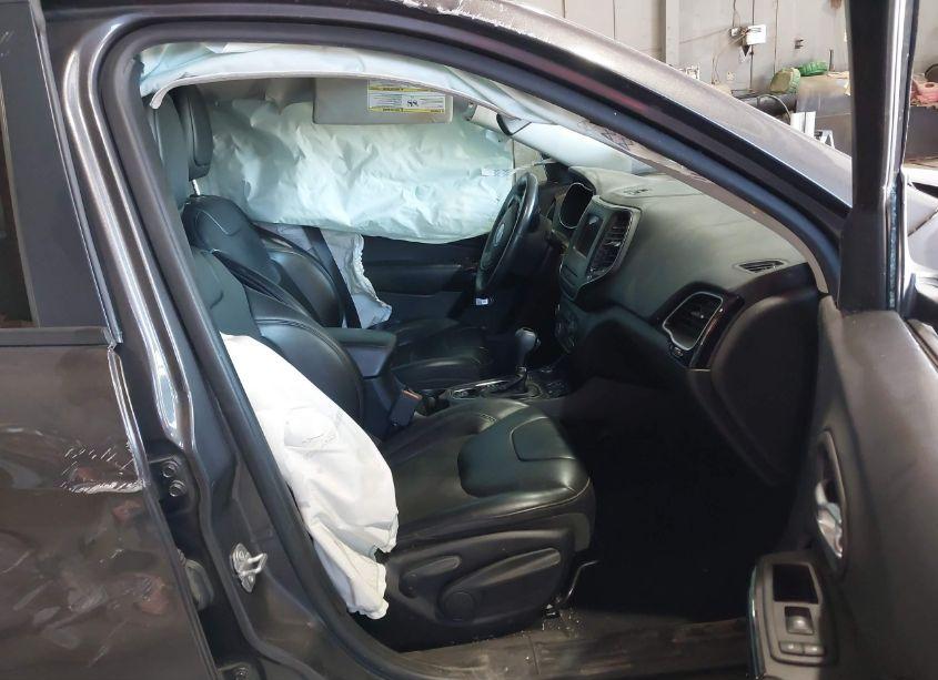 Photo 5 of 2019 Jeep Cherokee ALTITUDE 4X4 (VIN 1C4PJMLB6KD490018)