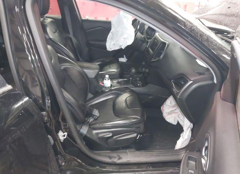 Photo 5 of 2020 Jeep Cherokee LATITUDE PLUS 4X4 (VIN 1C4PJMLB6LD584899)