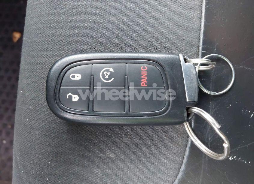 Photo 11 of 2018 Jeep Cherokee LATITUDE PLUS 4X4 (VIN 1C4PJMLB7JD507892)